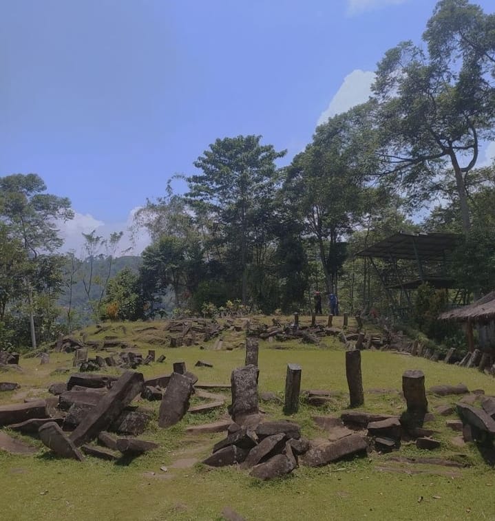 Keajaiban Tersembunyi! Begini Jejak Ritual Leluhur dan Fenomena Gaib di Gunung Padang