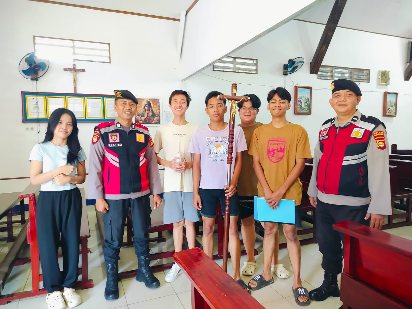 Patroli Perintis Presisi Polres Pagaralam Pastikan Keamanan Gereja Jelang Natal 2025