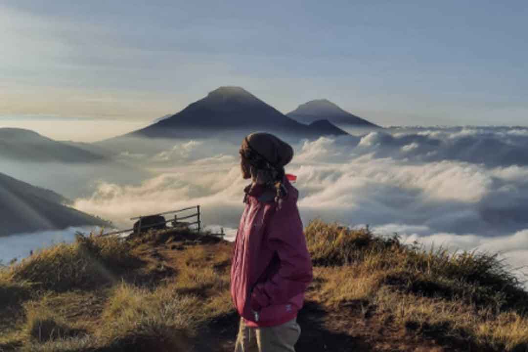Menelusuri Pemandangan Menakjubkan yang Disajikan Gunung Bismo!