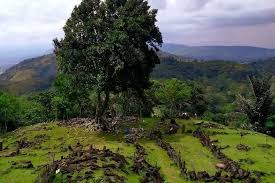 Menyingkap Misteri Situs Padang: Pengungkapan dari Orang Tak Terduga