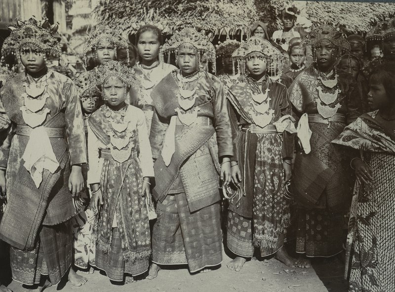 Ritual Perkawinan, 5 Tradisi Unik Suku di Indonesia yang Mencengangkan