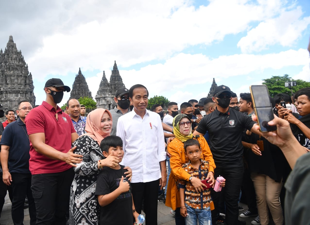 Ajak Cucu ke Candi Prambanan, Presiden Jokowi Promosikan Wisata Edukasi