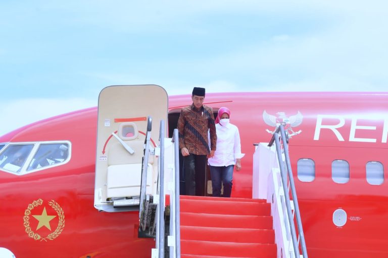 Presiden ke Kaltim Hadiri Muktamar Muhammadiyah dan Tinjau Proyek Tol IKN