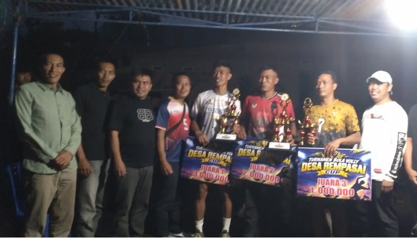 Dzaberkah Rajai Turnamen Volly Cup Rempasai