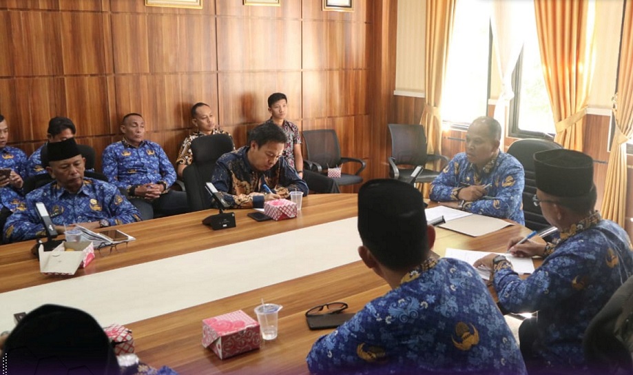 Salurkan Bantuan Pangan Beras Kepada KPM di Pagar Alam