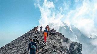 Benarkah Gunung Slamet Dapat Memberikan Keselamatan Pada Masyarakat Sekitar! Begini Penjelasan Lengkapnya