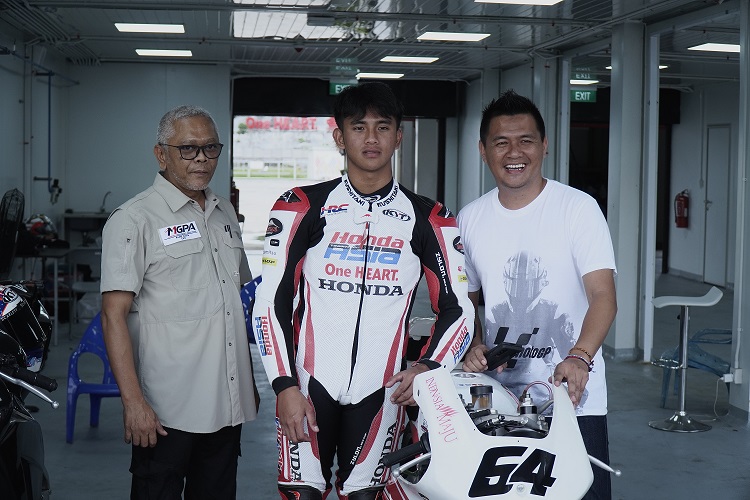 Mario Suryo Aji,  Satu-Satunya Pembalap Indonesia yang Kini Berkiprah di Moto3 GP (2)