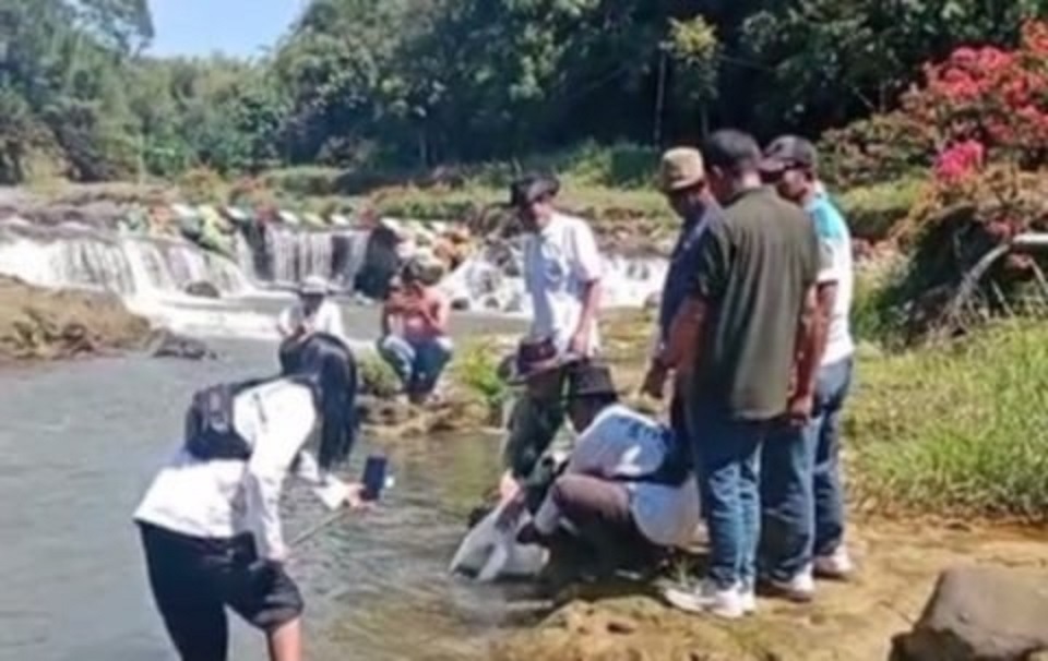 Peringati HUT Kota Pagar Alam ke-24, SMAnstupa 95 Tebar 12 Ribu Bibit Ikan 