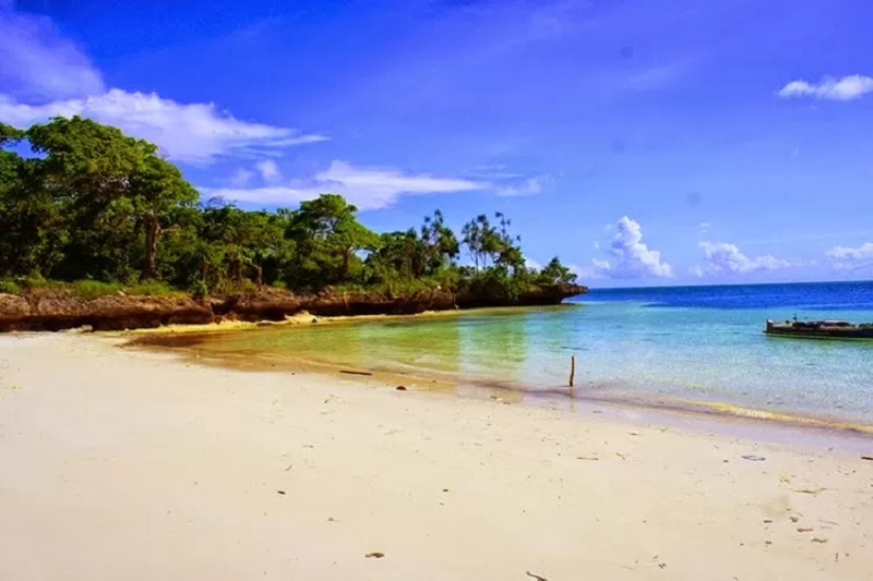 Cocok Untuk Libur Akhir Tahun, Inilah 5 Tempat Wisata di Sulawesi Barat yang Mempesona