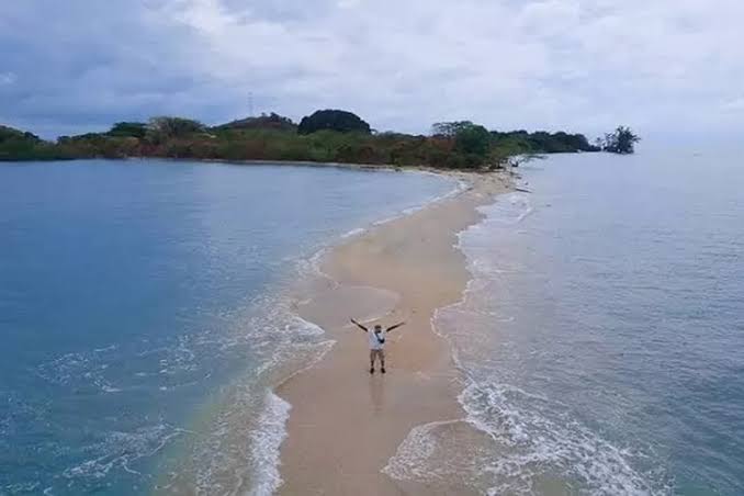 Wisata Pantai Sumatera Selatan yang Tak Kalah Eksotis!