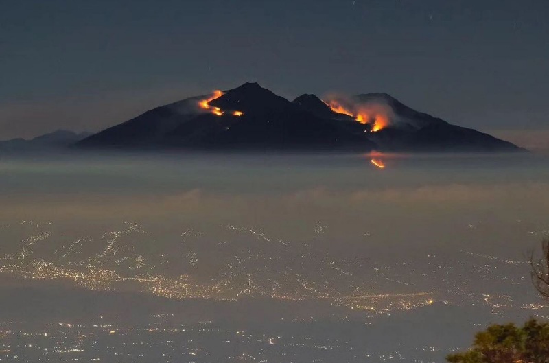 Sumpah, Horor Banget, Muncak Gunung Salak, Kamu Wajib Pilih Jalur Pendakian Ini