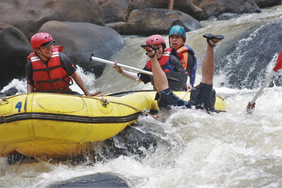 Kamu Harus Tau! Inilah Manfaat Olahraga Arung Jeram untuk Kesehatan Tubuh dan Mental