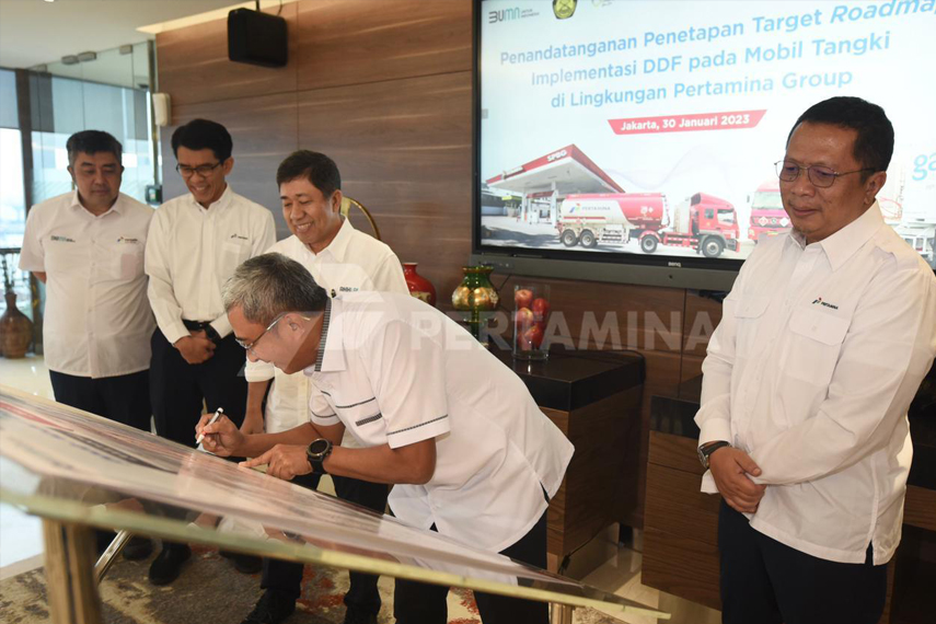 Dukung Energi Ramah Lingkungan, Pertamina Targetkan 300 Mobil Tangki di Tahun 2025