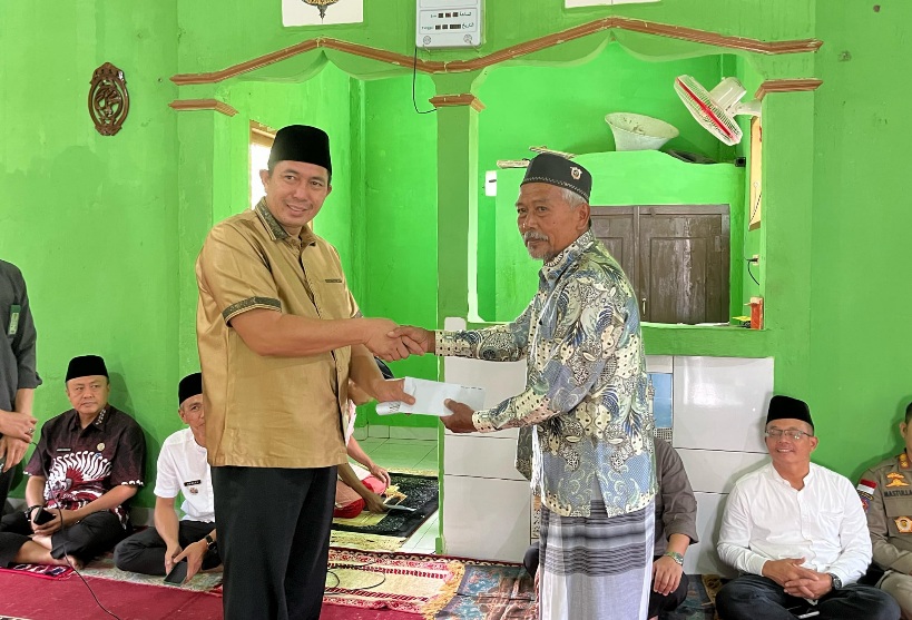 Jumat Keliling di masiid Nurul Islam, Begini Hangatnya Wako Bersilaturahmi dengan Jemaah