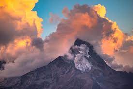 Simak! Inilah 5 Gunung Tertinggi di Indonesia yang Harus Kamu Ketahui 