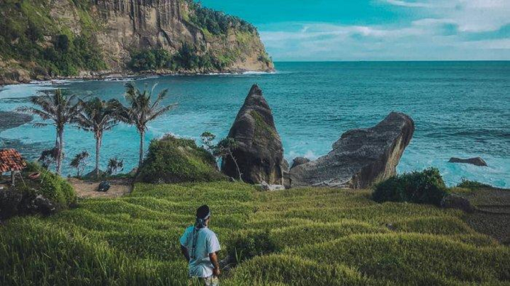 Spot Healing Terbaik, Menyegarkan Pikiran dan Jiwa di Pantai Pangasan Pacitan