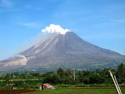 Catat! Inilah Keajaiban Magis dan Misteri Sumber Kekuatan di Puncak Gunung Sinabung