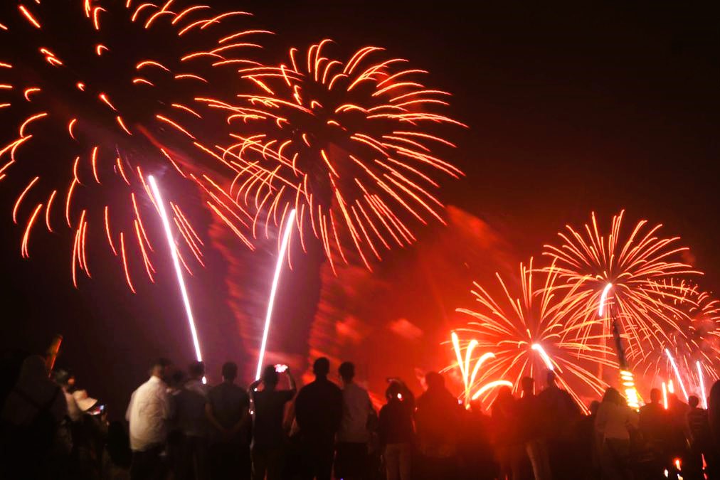 Sejarah Perayaan Tahun Baru dan Tinjauan Hukumnya