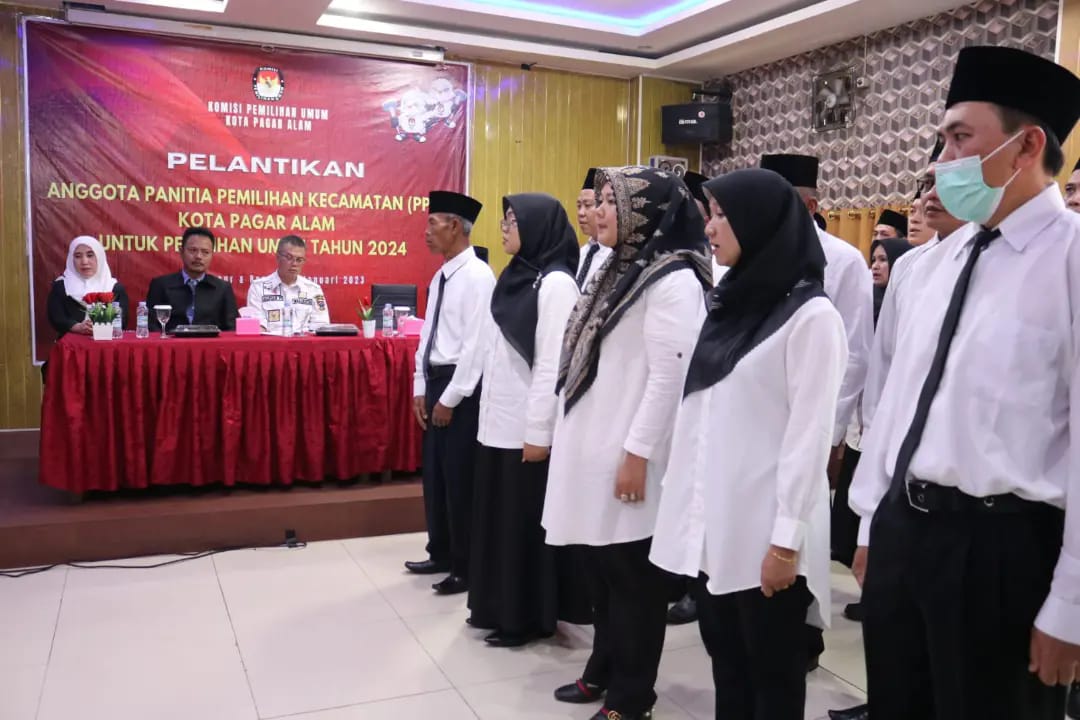 Berkomitmen Sukseskan Pemilu Serentak 2024, KPU Pagaralam Lantik 25 Anggota PPK Pemilu 2024