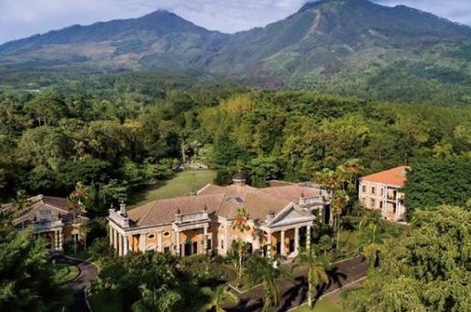 Menggemparkan! Didalam Hutan Indonesia Miliki Istana yang Megah, Ternyata Berada di Bagian Pulau Ini! 