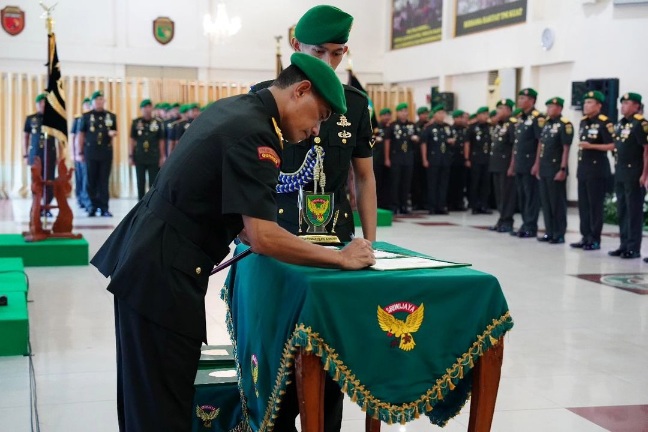 Pangdam II/Swj Pimpin Sertijab Kasdam dan Pejabat Kodam