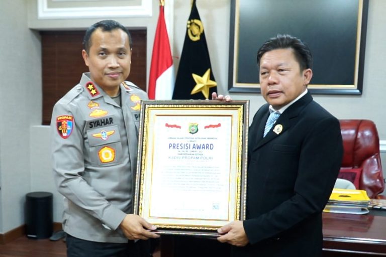 Responsif dan Inovatif Layani Aduan Masyarakat, Propam Polri Diganjar Penghargaan Presisi Award