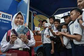 BLT Anak Sekolah Cair Rp 4,4 Juta