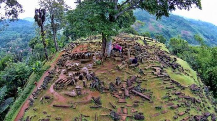 Para Arkeolog Guncang Dunia dengan Temuan Benda Kuno di Situs Gunung Padang, Lantas Benda Apa Saja? 