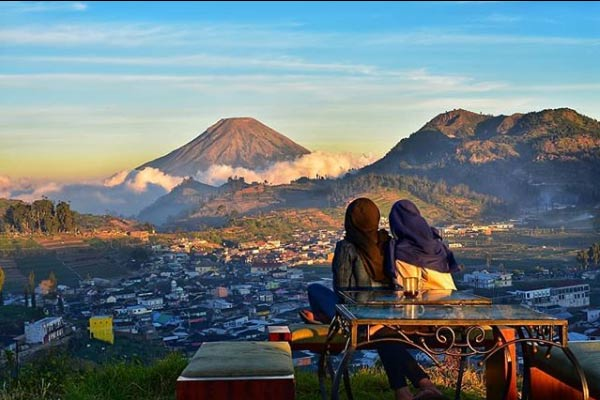 Bukit Scooter Dieng, Spot Camping di Negeri Atas Awan yang Menawan, Banyak Spot Foto Instagramable Loh!