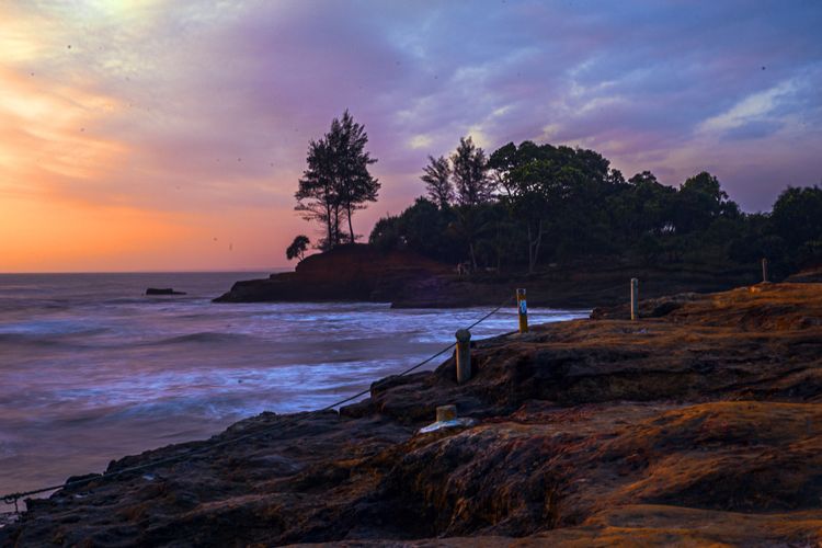 7 Pesona Pantai Terindah di Bengkulu yang Wajib Kamu Kunjungi 