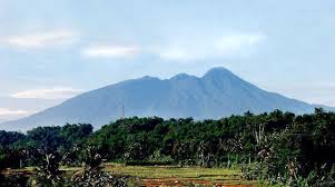 Pesawat Pasti Turbelenci Melintasi Gunung Salak, Mungkin Mahluk Kerajaan Goib Tak Ingin Diusik 