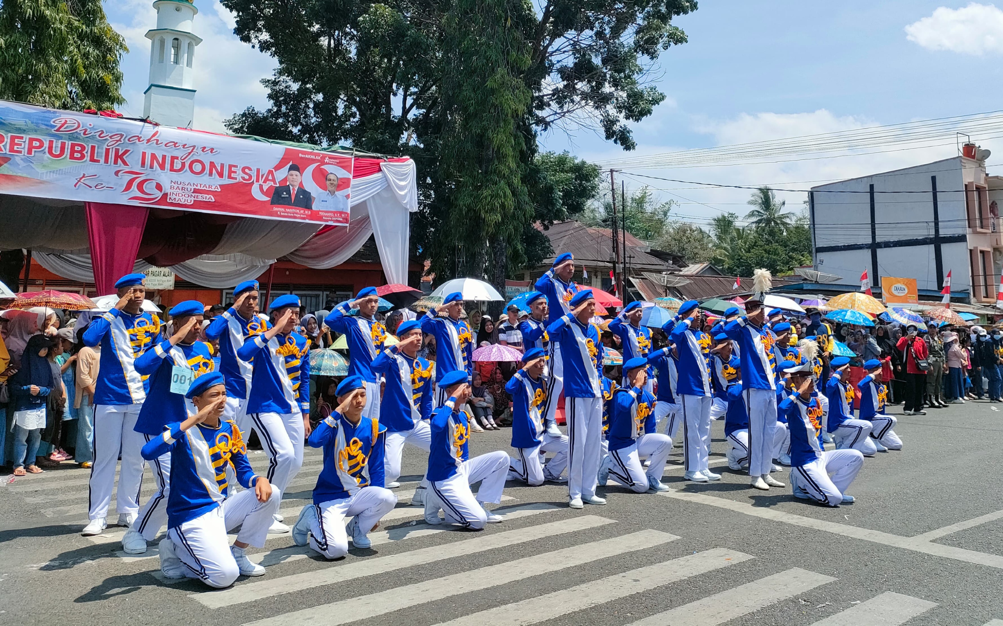 Tunjukkan Aksi Terbaik, SMA Negeri 3 Tampil Memukau di Depan Panggung Kehormatan