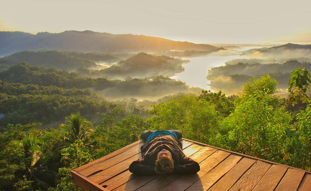 Mengintip Pesona Bukit Cendana, Keindahan Alam yang Menawarkan Kedamaian