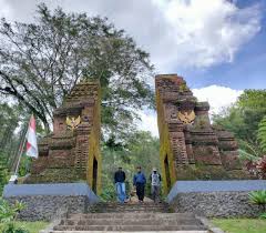 Keren Banget! Ternyata Sejak Dahulu Gunung Kawi Dikunjungi Para Raja, Sekarang Bagaimana?