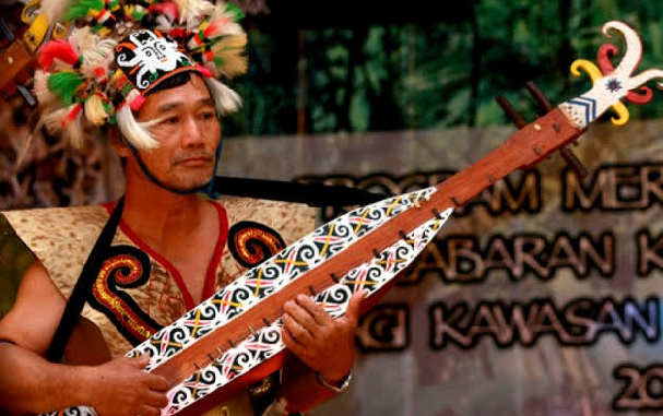 Ingin Mengetahui Pesona Tarian dan Musik Tradisional Dayak? Ayo, Temukan!