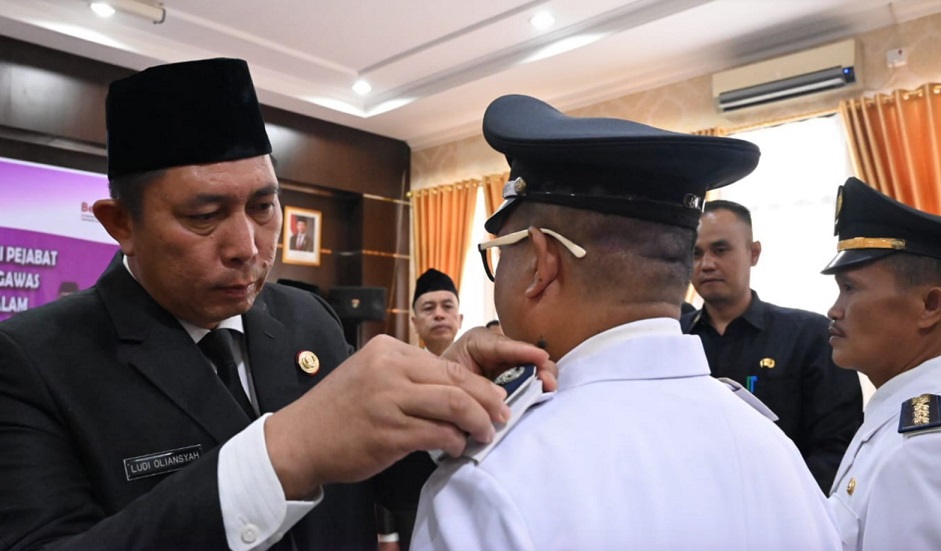 Lantik 29 Pejabat Administrator dan Pengawas, Walikota : Tak Ada Jual Beli Jabatan