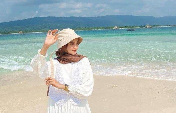 Nikmati Keindahan Pantai Anyer, Surga Tropis di Banten