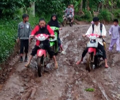 Sejak 1970 Jalan Talang Banan tak Tersentuh Pembangunan, Warganya Minta Diperbaiki