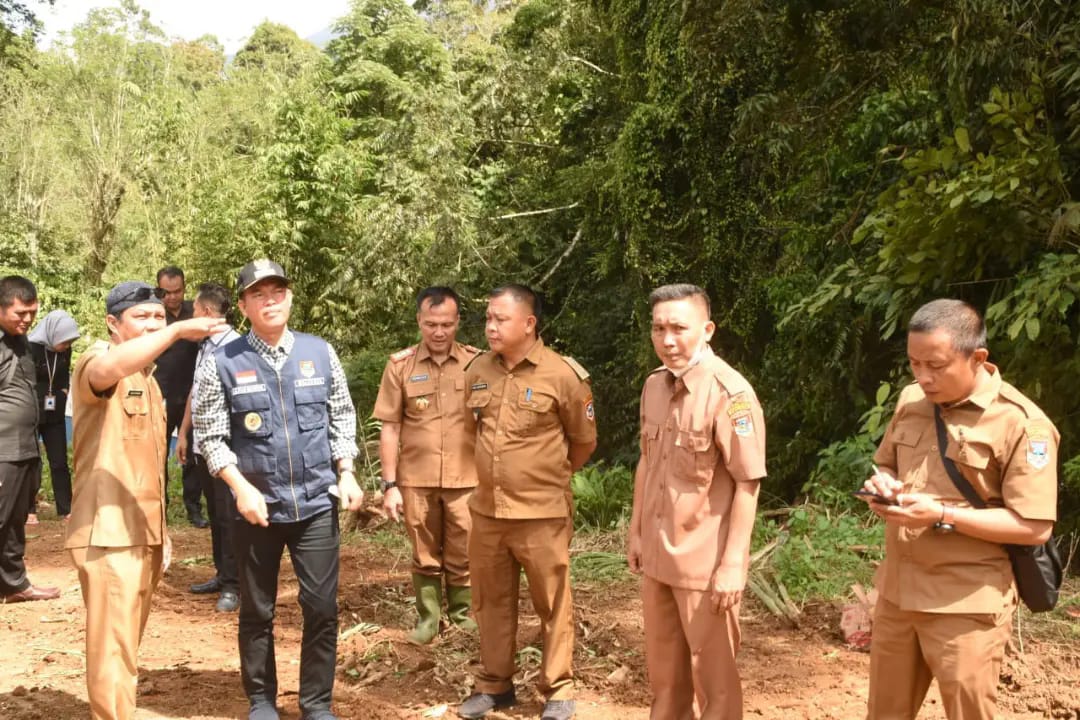 Wako Tinjau Pembangunan Jalan TMMD Gunung Agung