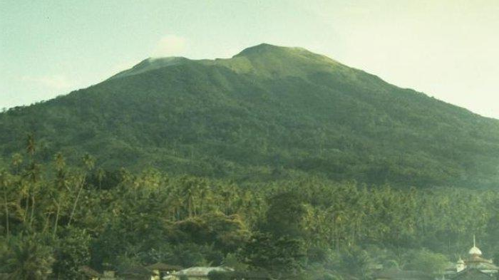 Misteri dan Sejarah Nama Gunung Waloolon, Bali: Gerbang Spiritual yang Tersembunyi