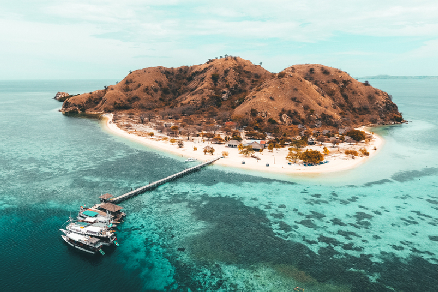 Pulau Kanawa, Wisata Alam Eksotis di Laut Flores