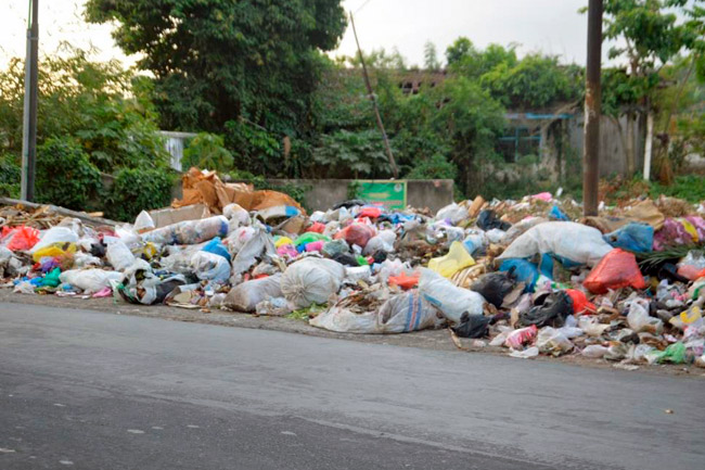 Lurah Bangun Jaya Muhammad Nasir Ingatkan Warga Tentang Pentingnya Membuang Sampah pada Tempatnya