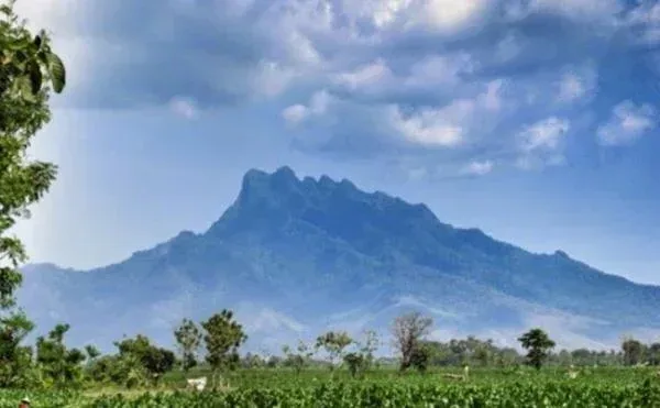 Mengungkap Sejarah dan Misteri Gunung Argowayang: Legenda dan Keajaiban Alam