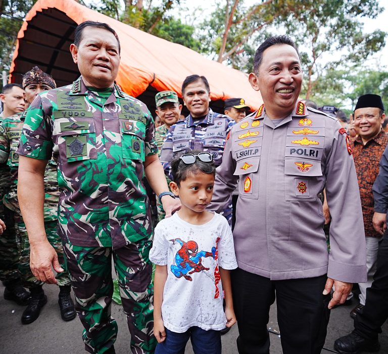 Bakti Kesehatan dan Sosial Altar 89, Kapolri: Bukti Sinergisitas TNI-Polri Hadir di Tengah Masyarakat