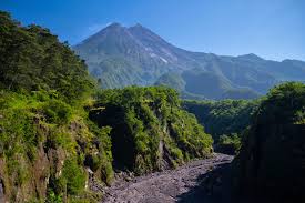 Gunung di Indonesia yang Banyak Memiliki Kawah, Keindahan Alam yang Mempesona 