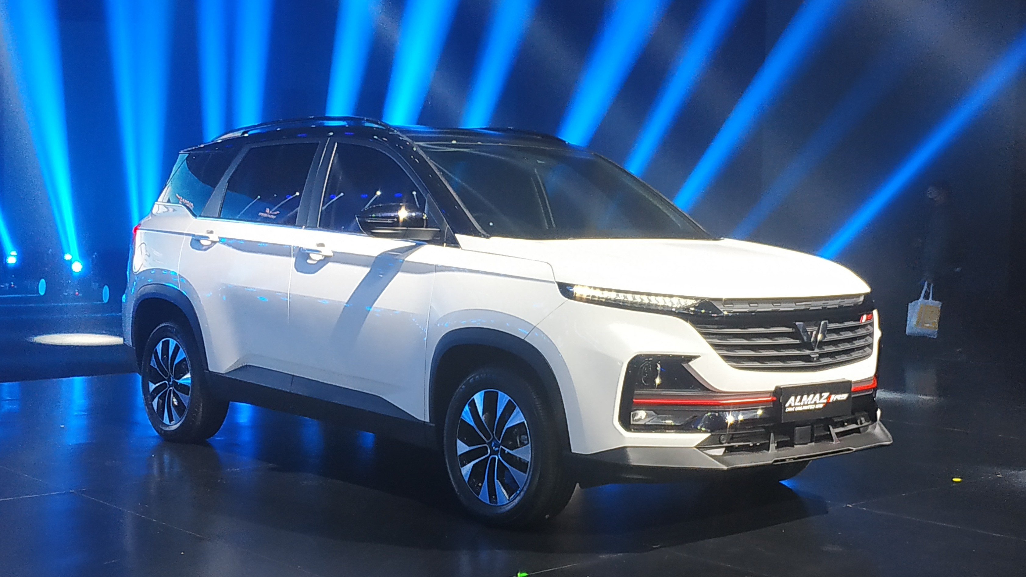 Wuling Luncurkan New Almaz RS, SUV Flagship dengan Sentuhan Modern dan Harga Terjangkau