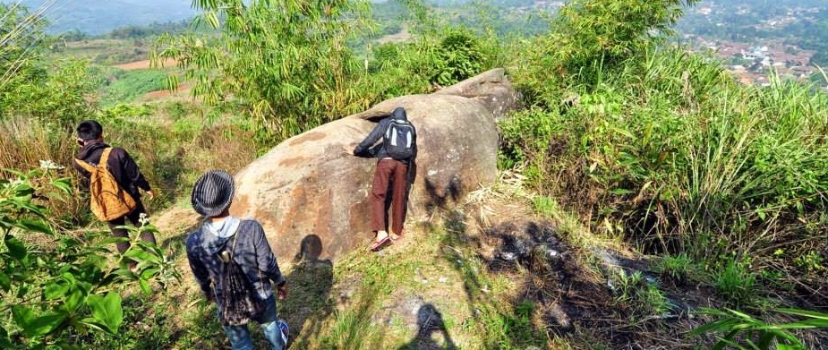  Wisata Batu Buruy Daya Tarik Wisata Mistis Di Gunung Sunda Sukabumi 