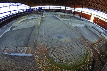Temuan Vila dan Mosaik dari Era Kekaisaran Romawi, Siapa Pemiliknya