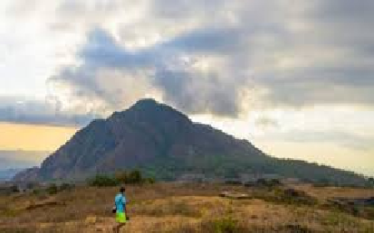 Gunung Lakaan: Menelusuri Jejak Sejarah dan Mitos yang Menyertainya