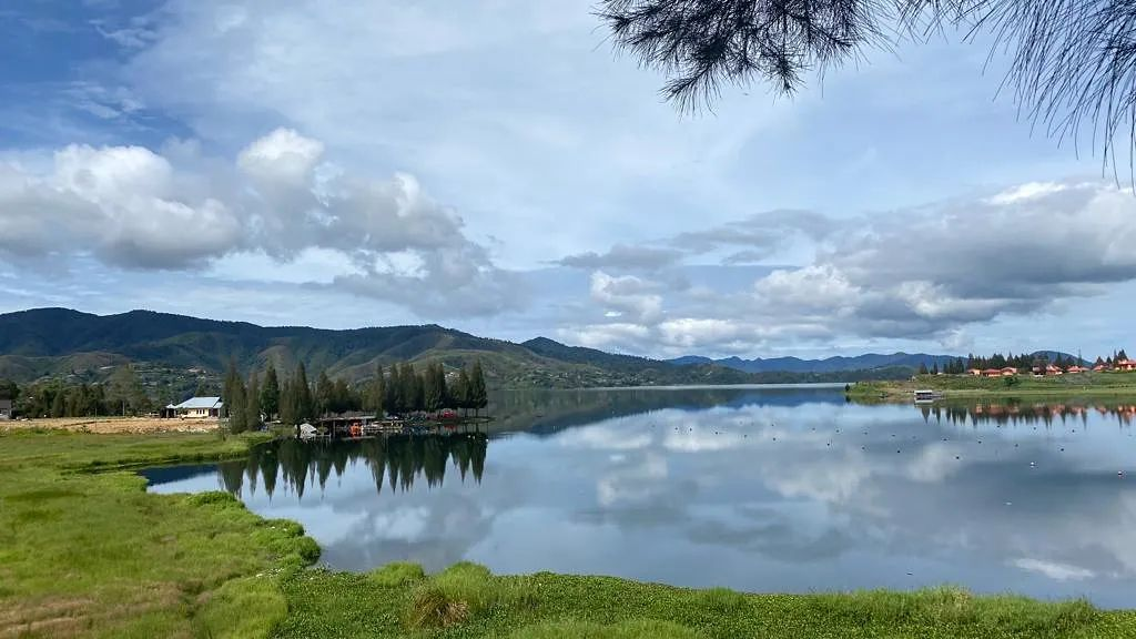Menikmati Keindahan Alam dan Legenda di Danau Kembar, Kabupaten Solok Sumatera Barat yang Memukau!